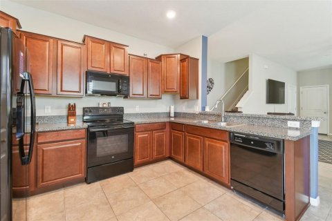 Townhouse in Tampa, Florida 2 bedrooms, 143.81 sq.m. № 1843789 - photo 13