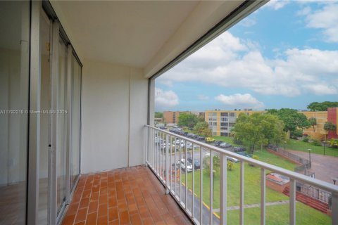 Condominio en venta en Miami, Florida, 2 dormitorios, 103.4 m2 № 1728024 - foto 13