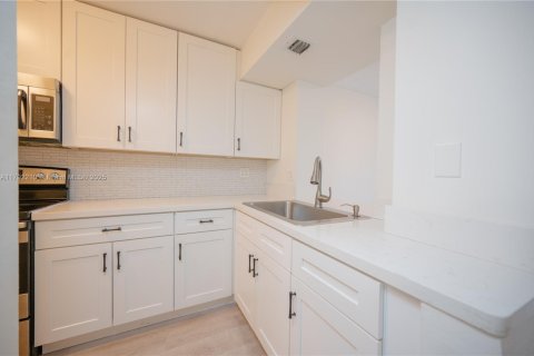 Condominio en venta en Miami, Florida, 2 dormitorios, 103.4 m2 № 1728024 - foto 19