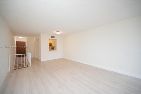 Condominio en venta en Miami, Florida, 2 dormitorios, 103.4 m2 № 1728024 - foto 16