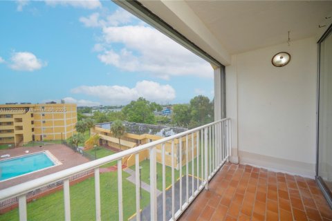 Condominio en venta en Miami, Florida, 2 dormitorios, 103.4 m2 № 1728024 - foto 14