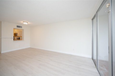 Condominio en venta en Miami, Florida, 2 dormitorios, 103.4 m2 № 1728024 - foto 18