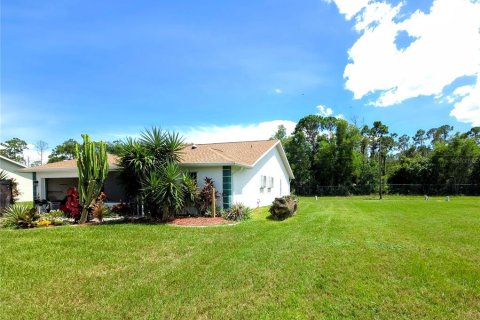 House in North Fort Myers, Florida 2 bedrooms, 121.14 sq.m. № 1833092 - photo 21