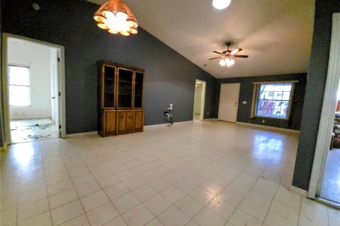 House in North Fort Myers, Florida 2 bedrooms, 121.14 sq.m. № 1833092 - photo 10