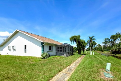 House in North Fort Myers, Florida 2 bedrooms, 121.14 sq.m. № 1833092 - photo 23