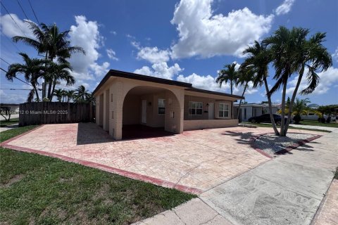 Купить виллу или дом в Холливуд, Флорида 3 спальни, 118.73м2, № 1972977 - фото 2