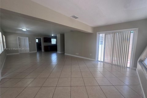 Купить виллу или дом в Холливуд, Флорида 3 спальни, 118.73м2, № 1972977 - фото 3