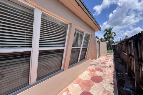 Купить виллу или дом в Холливуд, Флорида 3 спальни, 118.73м2, № 1972977 - фото 16