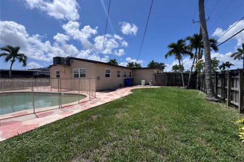 Купить виллу или дом в Холливуд, Флорида 3 спальни, 118.73м2, № 1972977 - фото 24