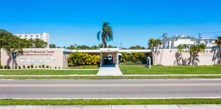 Immobilier commercial à Clearwater, Floride 315.87 m2 № 2195155