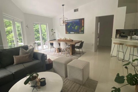 Villa ou maison à vendre à Doral, Floride: 2 chambres, 98.85 m2 № 1779733 - photo 13