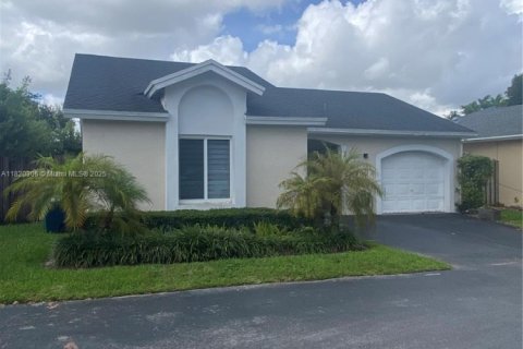 Villa ou maison à vendre à Doral, Floride: 2 chambres, 98.85 m2 № 1779733 - photo 3