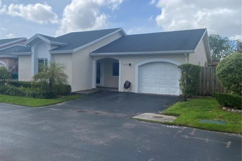 Villa ou maison à vendre à Doral, Floride: 2 chambres, 98.85 m2 № 1779733 - photo 2