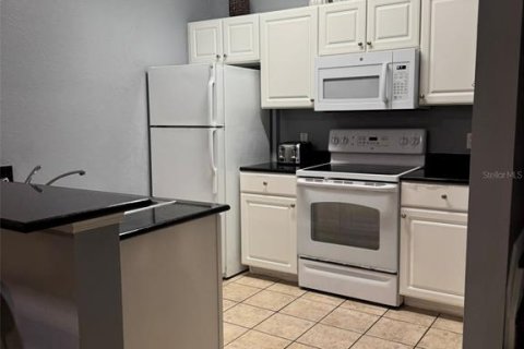 Touwnhouse à vendre à Kissimmee, Floride: 3 chambres, 120.77 m2 № 2409788 - photo 8