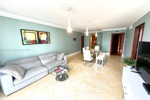 Condo in Hollywood, Florida, 2 bedrooms  № 2088964 - photo 10