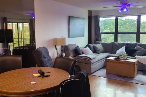 Снять в аренду кондоминиум в Помпано-Бич, Флорида 2 спальни, 102.19м2, № 1990613 - фото 15