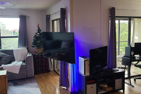 Снять в аренду кондоминиум в Помпано-Бич, Флорида 2 спальни, 102.19м2, № 1990613 - фото 18