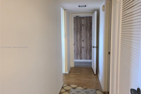 Снять в аренду кондоминиум в Помпано-Бич, Флорида 2 спальни, 102.19м2, № 1990613 - фото 8