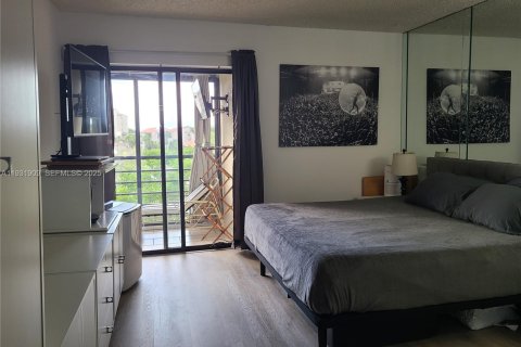 Снять в аренду кондоминиум в Помпано-Бич, Флорида 2 спальни, 102.19м2, № 1990613 - фото 4