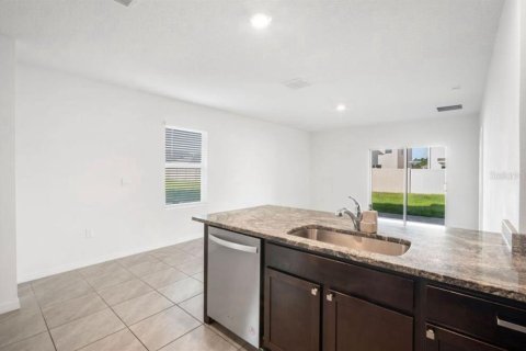 Casa en alquiler en Zephyrhills, Florida, 3 dormitorios, 147.16 m2 № 1905763 - foto 4