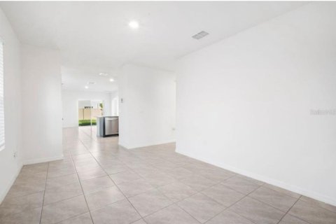 Villa ou maison à louer à Zephyrhills, Floride: 3 chambres, 147.16 m2 № 1905763 - photo 6