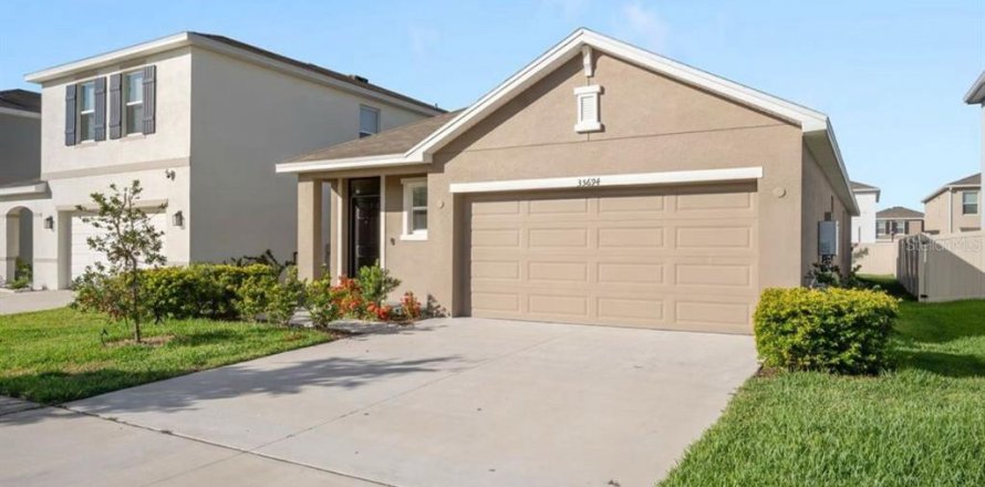 Casa en Zephyrhills, Florida 3 dormitorios, 147.16 m2 № 1905763