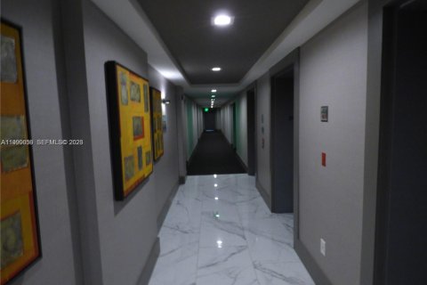 Снять в аренду кондоминиум в Майами, Флорида 2 спальни, 86.4м2, № 2052057 - фото 19
