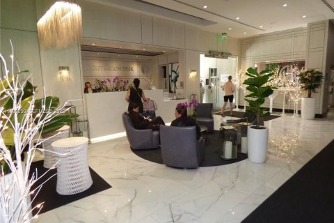 Снять в аренду кондоминиум в Майами, Флорида 2 спальни, 86.4м2, № 2052057 - фото 4