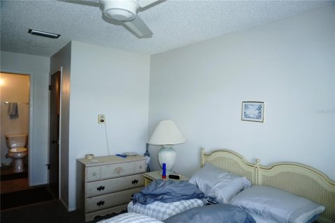 Condo in Holiday, Florida, 2 bedrooms  № 1760174 - photo 19