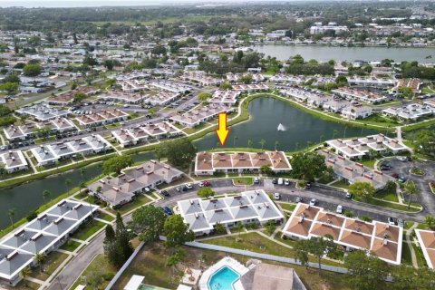 Condo in Holiday, Florida, 2 bedrooms  № 1760174 - photo 5