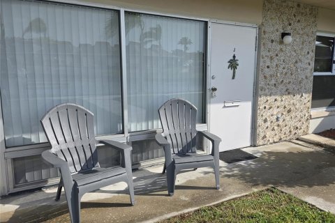 Condo in Holiday, Florida, 2 bedrooms  № 1760174 - photo 25