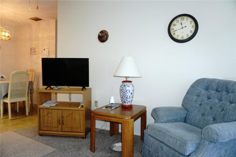 Condo in Holiday, Florida, 2 bedrooms  № 1760174 - photo 8