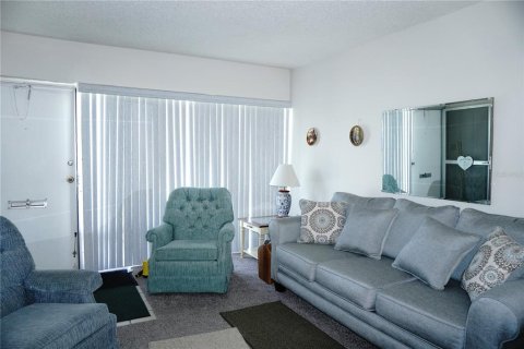Condo in Holiday, Florida, 2 bedrooms  № 1760174 - photo 7