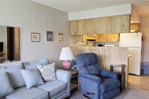Condo in Holiday, Florida, 2 bedrooms  № 1760174 - photo 6