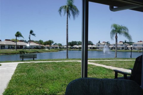 Condo in Holiday, Florida, 2 bedrooms  № 1760174 - photo 10