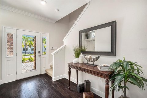 House in Tampa, Florida 4 bedrooms, 275.18 sq.m. № 1827698 - photo 9