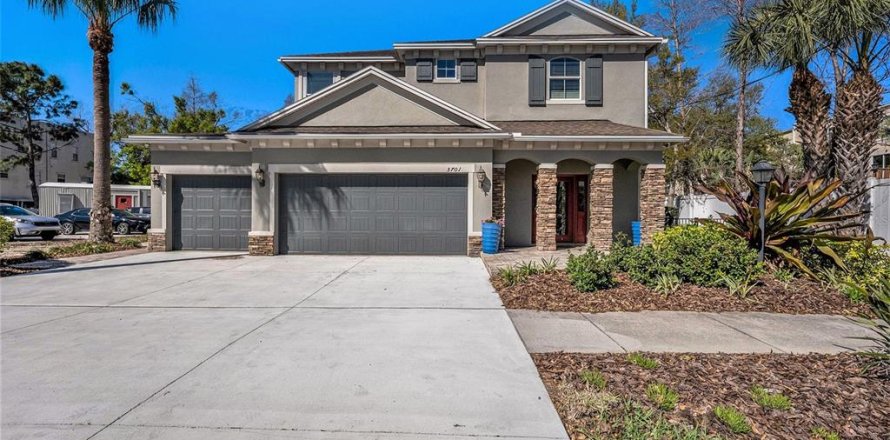 Casa en Tampa, Florida 4 dormitorios, 275.18 m2 № 1827698