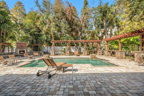 House in Tampa, Florida 4 bedrooms, 275.18 sq.m. № 1827698 - photo 18