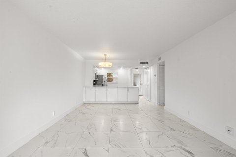 Copropriété à vendre à Margate, Floride: 2 chambres, 89 m2 № 2262756 - photo 10