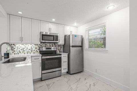 Copropriété à vendre à Margate, Floride: 2 chambres, 89 m2 № 2262756 - photo 3