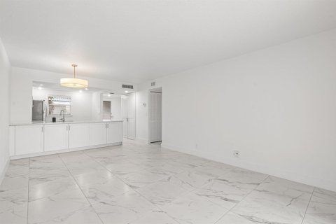 Copropriété à vendre à Margate, Floride: 2 chambres, 89 m2 № 2262756 - photo 9