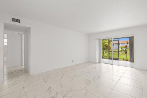 Copropriété à vendre à Margate, Floride: 2 chambres, 89 m2 № 2262756 - photo 6