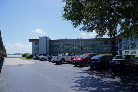 Condo in Winter Haven, Florida, 2 bedrooms № 2201593