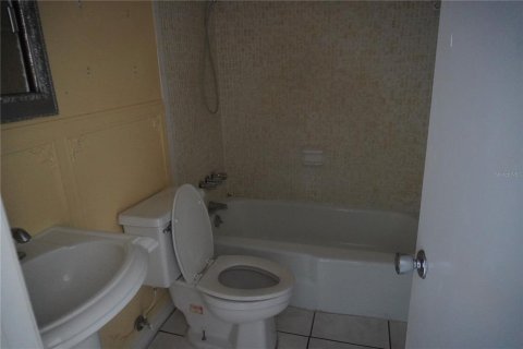 Снять в аренду кондоминиум в Уинтер-Хейвен, Флорида 8 комнат, 95.69м2, № 2201593 - фото 18