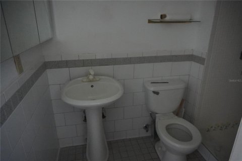 Снять в аренду кондоминиум в Уинтер-Хейвен, Флорида 8 комнат, 95.69м2, № 2201593 - фото 25