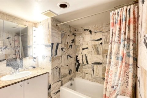 Copropriété à vendre à North Miami Beach, Floride: 3 chambres, 186.55 m2 № 2027184 - photo 9