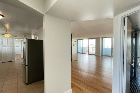 Copropriété à vendre à North Miami Beach, Floride: 3 chambres, 186.55 m2 № 2027184 - photo 18