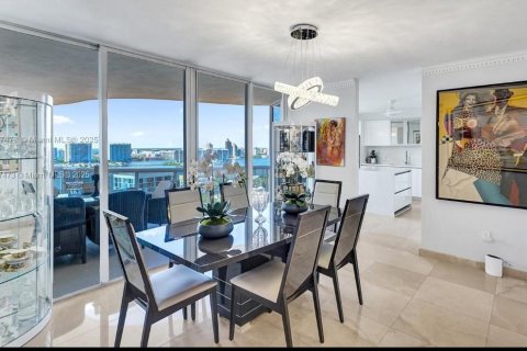 Купить кондоминиум в Санни-Айлс-Бич, Флорида 3 спальни, 170.94м2, № 2016087 - фото 7