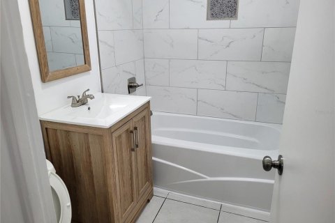 Villa ou maison à louer à Tampa, Floride: 4 chambres, 159.79 m2 № 2339279 - photo 14