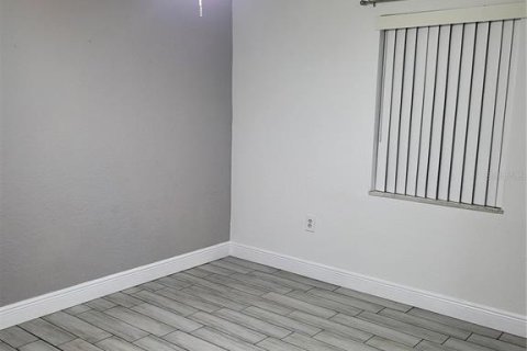 Villa ou maison à louer à Tampa, Floride: 4 chambres, 159.79 m2 № 2339279 - photo 15